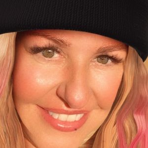 Meet your Posher, Joan